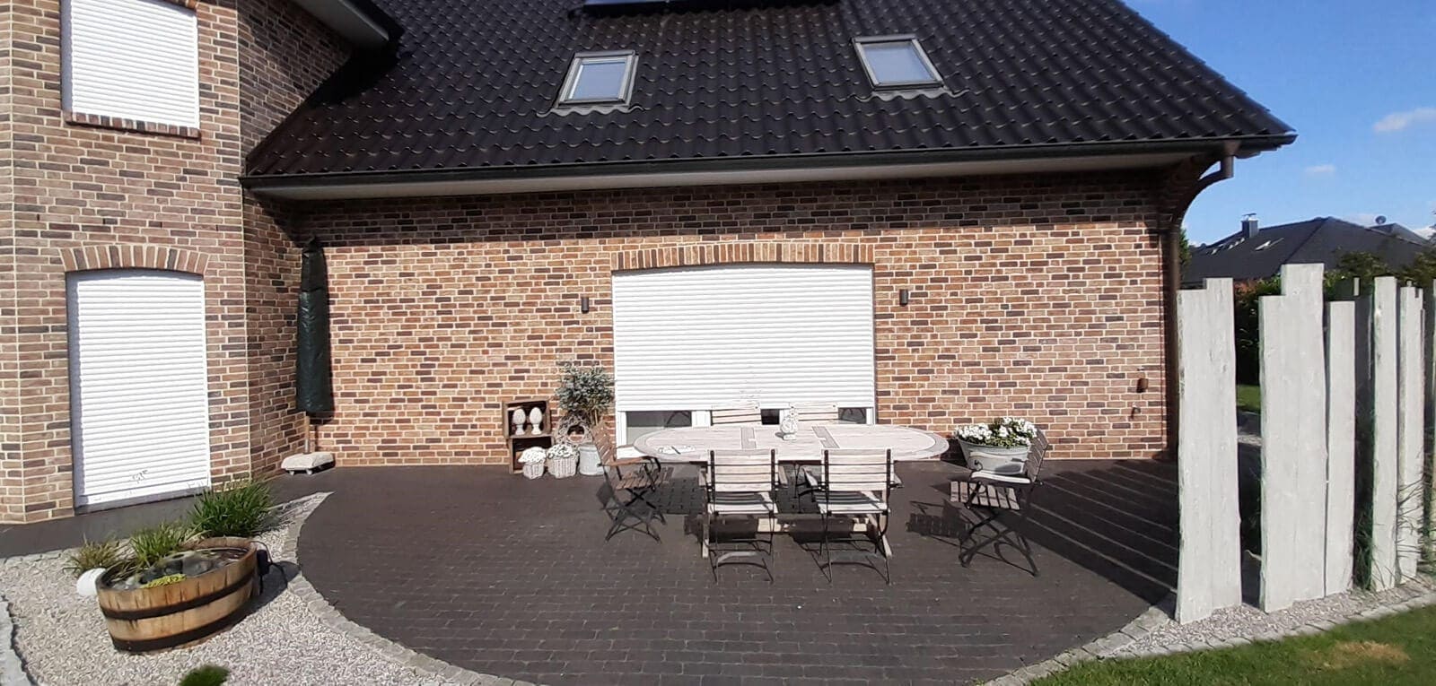 Kundenfoto einer Terrasse vor der geplanten Überdachung