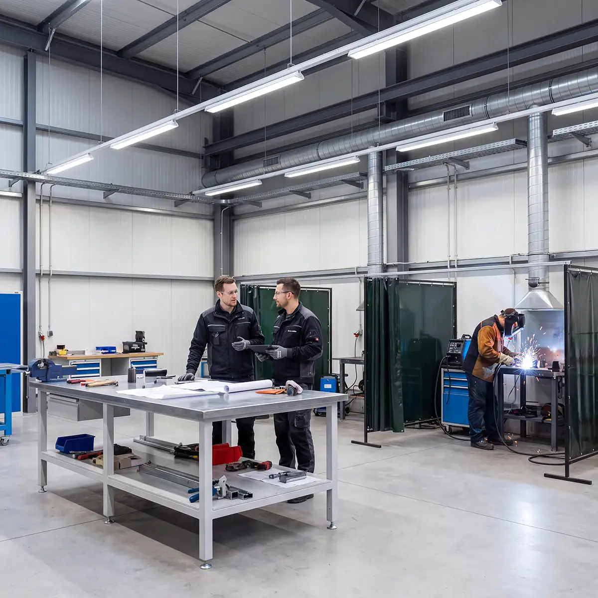 3D-Innenraumvisualisierung einer Industrie- und Gewerbehalle