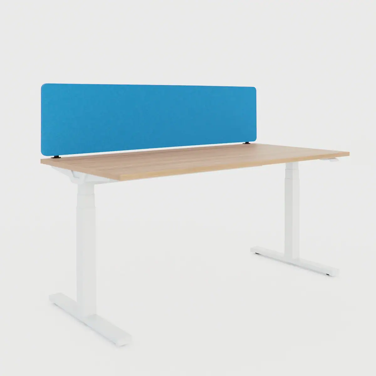 Freisteller eines Schreibtischs mit blauem Akustikpanel im virtuellen Fotostudio